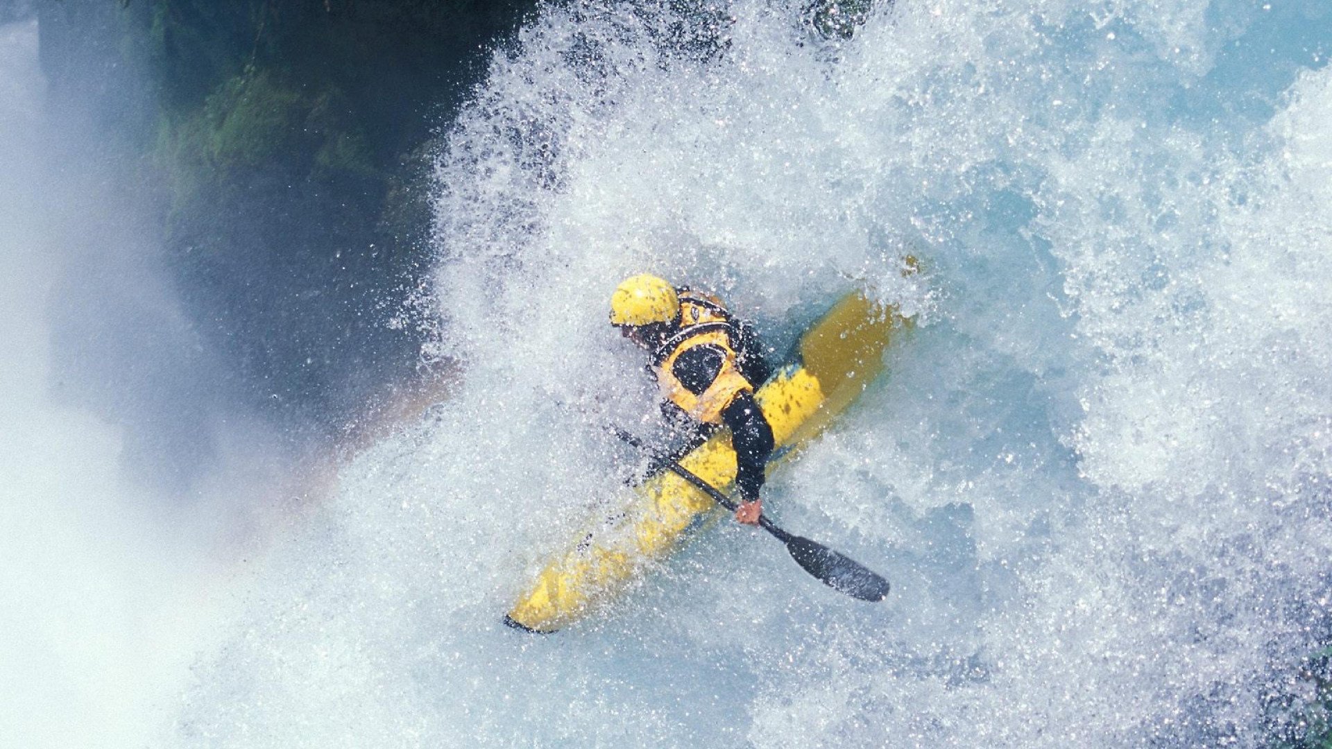 日本队战术灵活，攻防兼备，日本队阵型